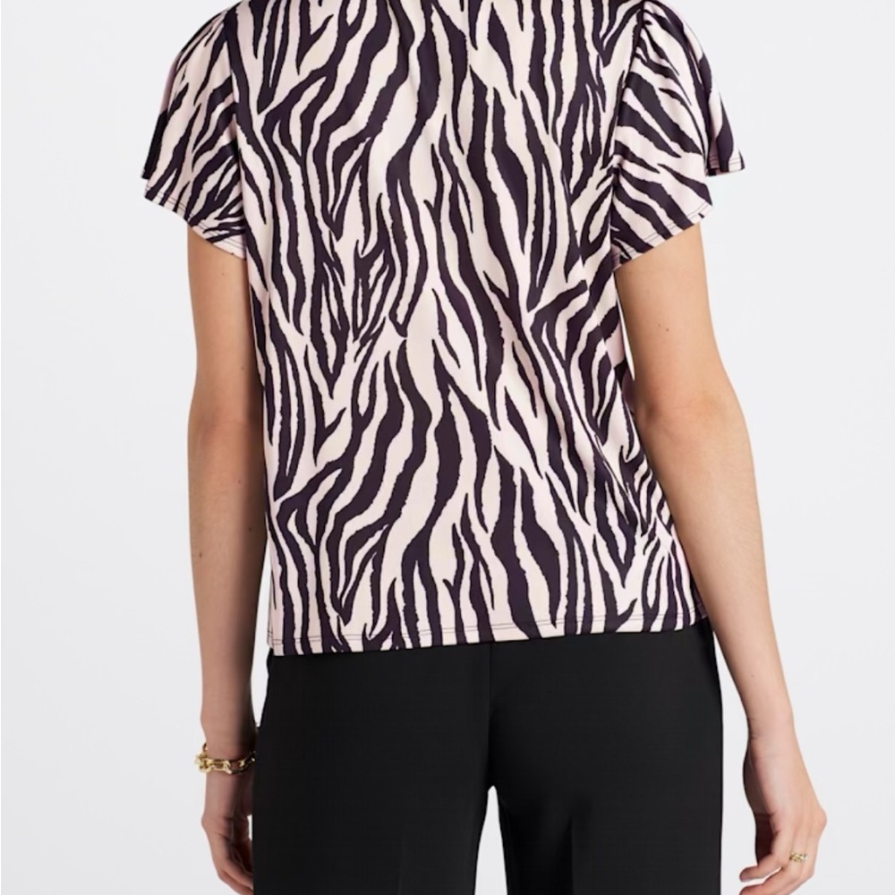 NWT. Beacon Zebra Pattern Ruffle Blouse
Jan Mock Neck Mesh Knit Top. Size XL - Picture 4 of 5